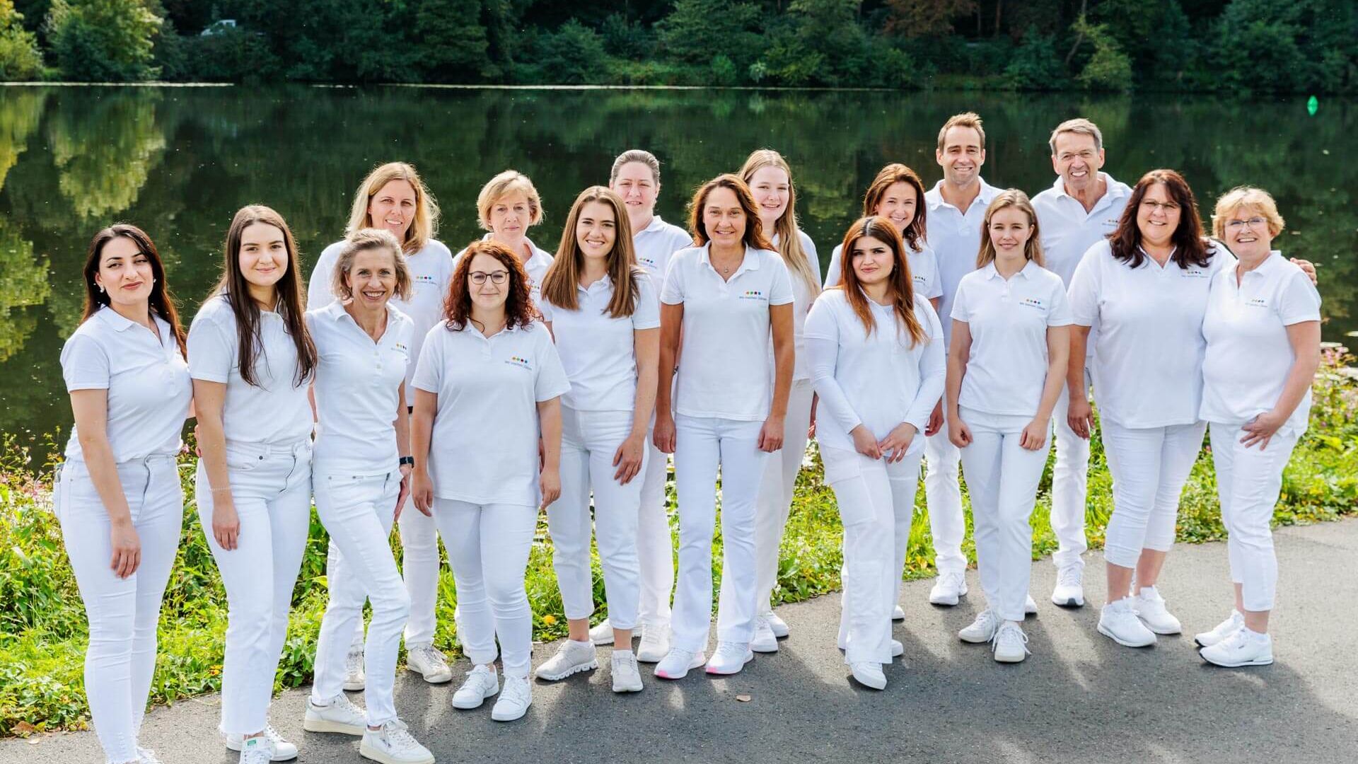Jetzt bewerben Das Team der Zahnarztpraxis Kettwig